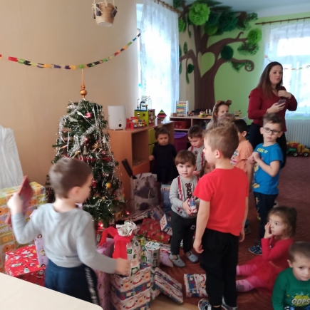KOUZLO VÁNOČNÍHO STROMEČKU - Prosinec