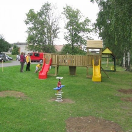 Otevření dětského hřiště 2011