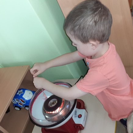 RŮŽOVÝ DEN - ÚNOR